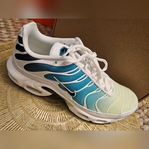 Nike Air Max Plus Women's Sneakers